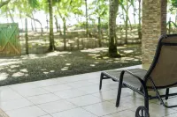 Beach Front Peaceful House w/ a/c & wifi - La Ola Feliz