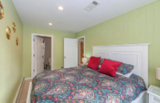 Lake Front Home w/Dock, Kayak, Canoe Right On Lake Hopatcong w/AC Wifi Huge Deck