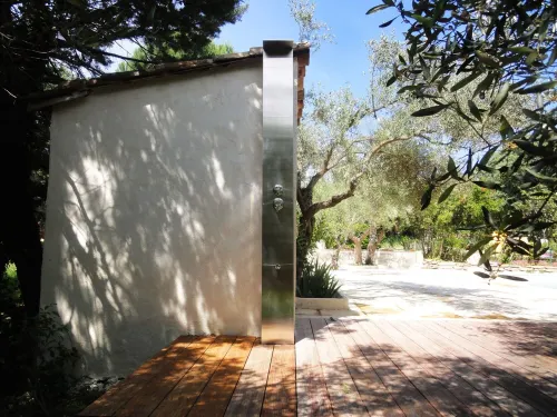 100% quiet in Uzès! pool 10X5m, 70m² with AC + private terrace, WIFI, big garden