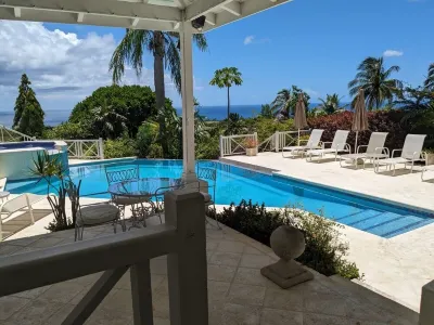 Very Spacious, Private, Open Plan Retreat. Pool And Stunning Views Of West Coast Hotels in 