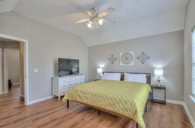 Clear Circle- Modern 3/2.5 near everything! Smryna- Off I-24! Hotel in zona Valeo Inc