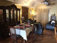 Spacious house for the whole family to enjoy a holiday or bbq & swim.