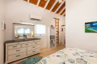 Anestasi CottageBrand new charming cottage with water views close to Cruz Bay