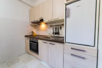 Studio apartment Raspolic