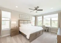 Brand New Luxury Mountain Home- Hot Tub, 3 King Beds, Bunk Beds, EVS car charger