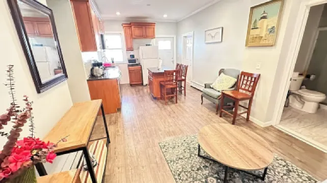 4 Bedroom 2 Bathroom Home Close to Metro, Near Central Boston & Cambridge
