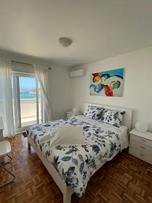 Apartment with Stunning Beach View, Very Cozy and Comfortable