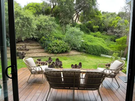 Banksia - Ultimate Beach Relaxation for 2 Families, Linen Included