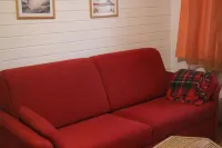 1 Studio Flat walking distance to ski lifts (we have 2 in the same building)