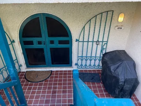 Closest to the Sandy Beach/ Direct Ocean front / Full Back up Generator Отели в г. Nazareth