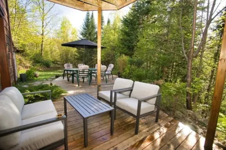 Riverside Modern Rustic 3 bds Chalet in Tremblant