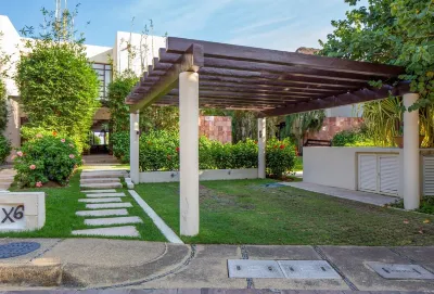 Oceanview luxury villa at Porta Fortuna, Punta Mita - golf cart, pool & jacuzzi Punta Mita Hospital附近的飯店