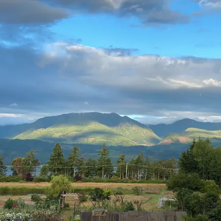 Otter Lake B&B, Denman Island, BC, Canadafamily friendly, coastal