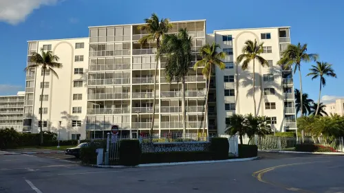 Beachfront condo with heated pool, walk to beach, near restaurants and shops