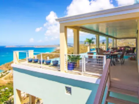 Private Paradise!  One level, panoramic views from every room! Hotels in Southside