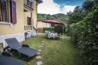 Charming house with garden near the romantic lake of 0rta, for 6 people