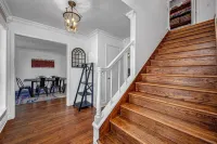 30 Min to OU!  Spacious 5 Bedroom Home with Private Pool and Hot Tub - プライペートプール