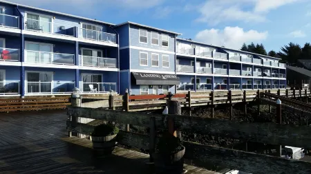 The Landing at Newport Condominium Hotel