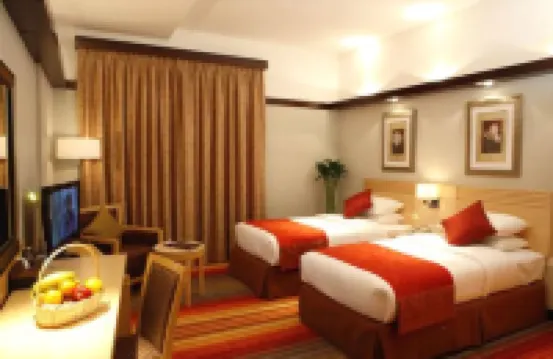 ララビア ホテル アパートメンツ Al Jaber Camp Mosque周辺のホテル