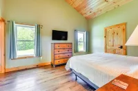 Mtn-View Home 6 Mi to Jay Peak Resort Fish and Hike - Wifi