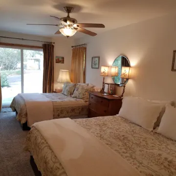 Yosemite Plaisance Bed & Breakfast