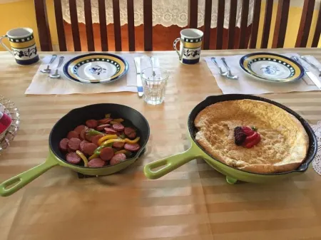 Beachrunners Inn Отели рядом с достопримечательностью «Нейплс»