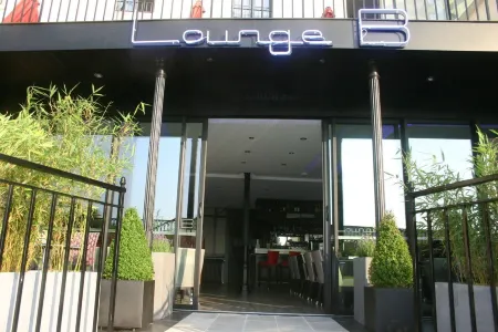 Hotel Bellevue Отели рядом с достопримечательностью «Парк Мини-Шато»