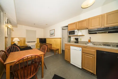 Summer Place Hotel - Homestay