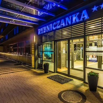 Hotel Nat Świnoujście Hotels near KURNA CHATA