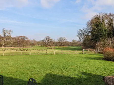 Romulus Отели в г. Роудхэм энд Ларлинг