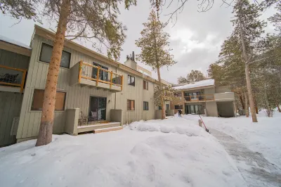 Flying Dutchman 1106 by SummitCove Lodging Hotels in West Keystone
