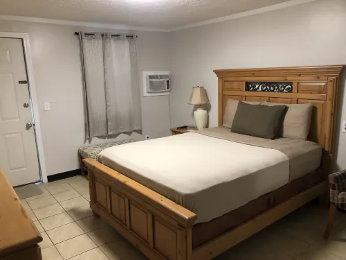 Atlantic Breeze Inn - parking
