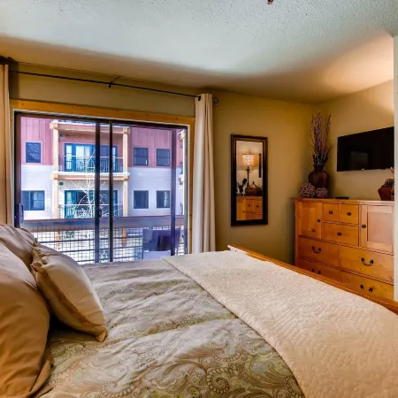 Tastefully Decorated Emmons  2 Bedroom Condo - No Cleaning Fee! by RedAwning