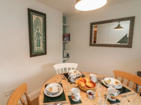 3 Rock Cottages Отели рядом с достопримечательностью «Wembury Beach»