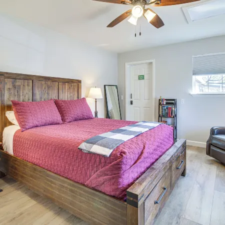 Walk to Dtwn Show Low: Townhome w/ Balcony