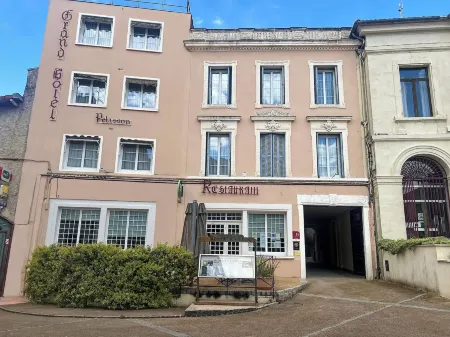 Logis Grand Hotel Pelisson Отели в г. Шарра