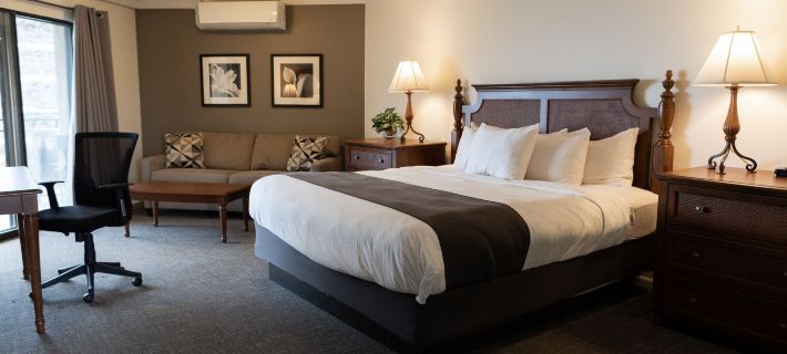 Weathervane Terrace Inn and Suites Hotels in Charlevoix
