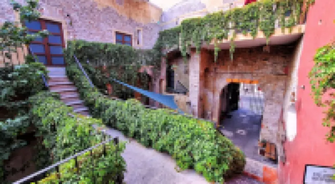 Hotel El Descanso Barrio del Artista