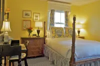 Hilltop Inn - balcony