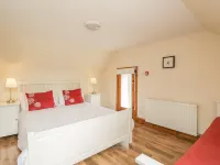 10 Monarch Country Apartments
