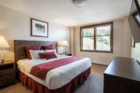 Zephyr Mountain Lodge, Condo | 3 Bedroom Ski Slope Views (Premium Rated Condo 2407) - Parvekkeita