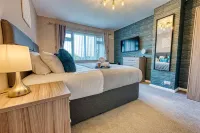 5-Bedroom Solihull Near NEC and Airport