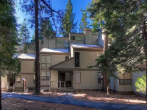 Cheyenne's Place 4 Bedroom Home by RedAwning Hotels in Kings Beach