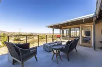 Twilight Terrace - Relax in Style 2 Bedroom Home by RedAwning Hotels in Joshua Tree