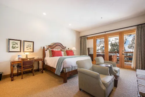 Luxury Four Bedroom Corner Suite with Hot Tub 4 Apartment Hotel by Redawning