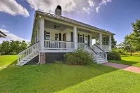 Bright Waveland Home - Walk to Beach Access! - Pet friendly