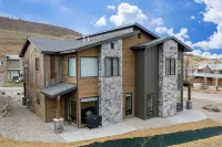 Ridgeview at Granby Ranch 3 Bedroom Townhouse by RedAwning - Parking