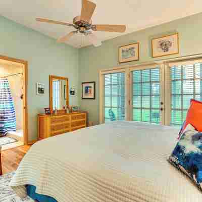 Sunny Titusville Retreat Near Space Coast! Rooms