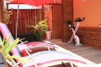 Nice F2 with terrace and private pool