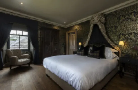 Kildrummy Inn Hotels in 